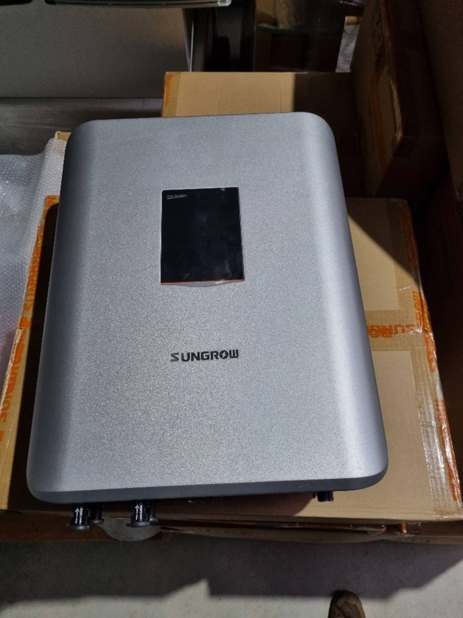 4 Stück Sungrow SG12KTL-M-V11 Wechselrichter