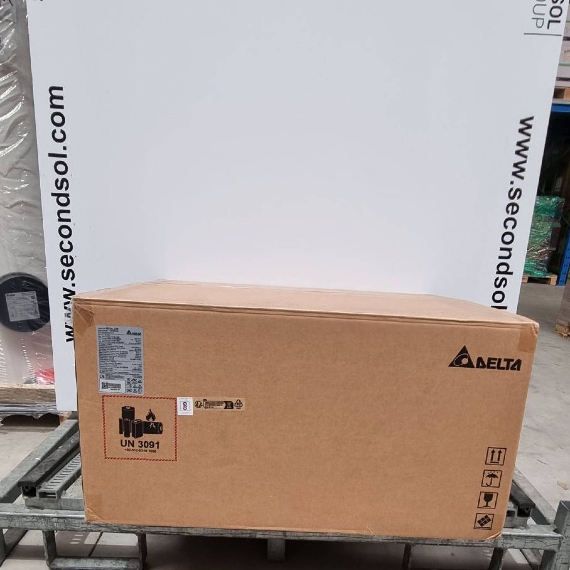 2 Stück Delta M20A Flex RPI203M220100 Wechselrichter