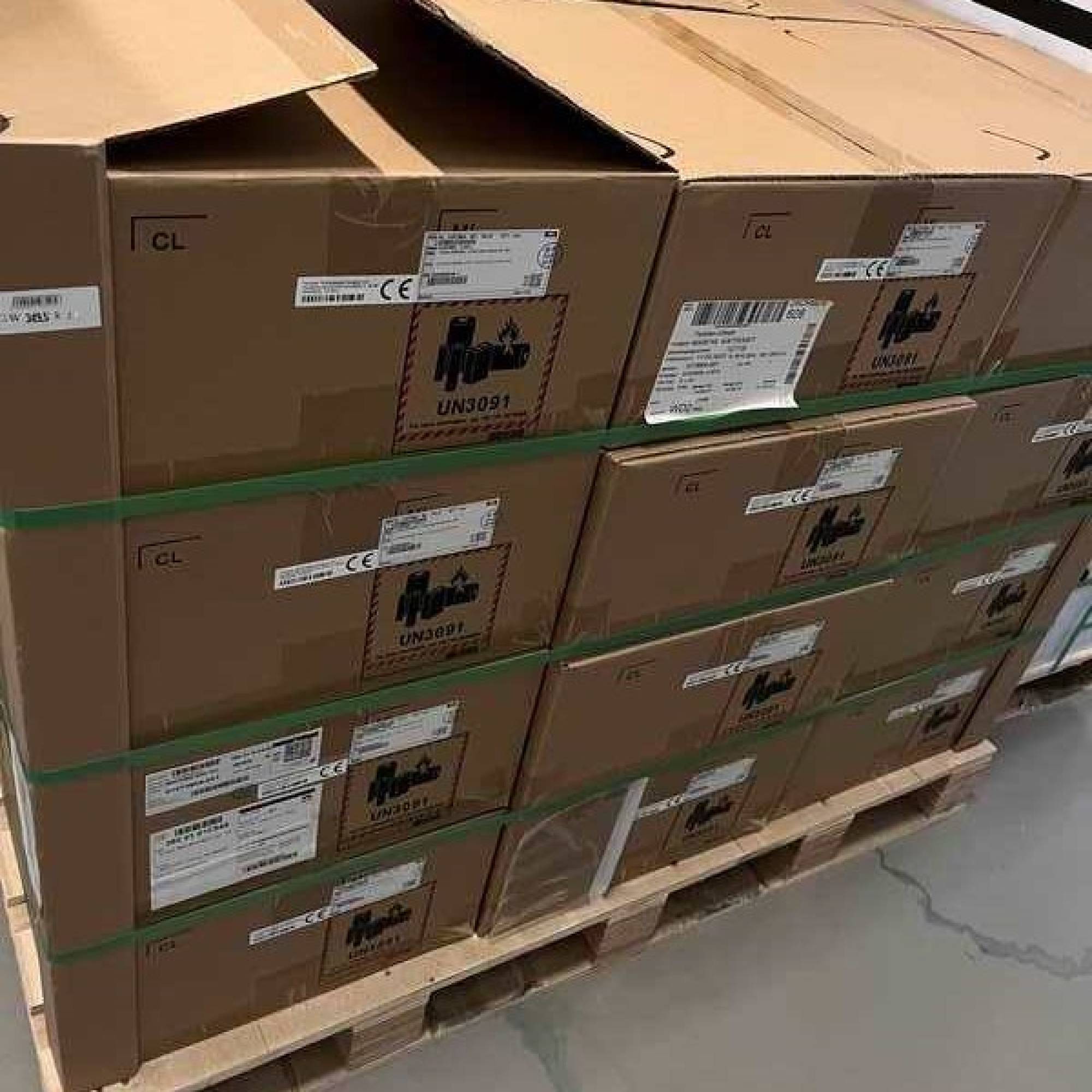 4 Stück Huawei SUN2000L-4.6 KTL Wechselrichter